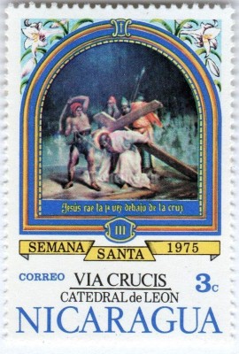 марка Никарагуа 3 сентаво "Jesus cae la primera vez debajo de la cruz" 1975 год 