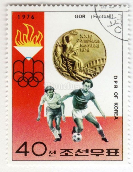 марка Северная Корея 40 чон "GDR - Football" 1976 год Гашение
