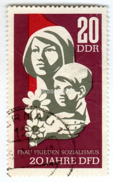 марка ГДР 20 пфенниг "Woman / child" 1967 год Гашение