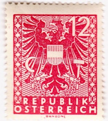 марка Австрия 12 Немецких рейхспфенинг "Герб" 1945 год
