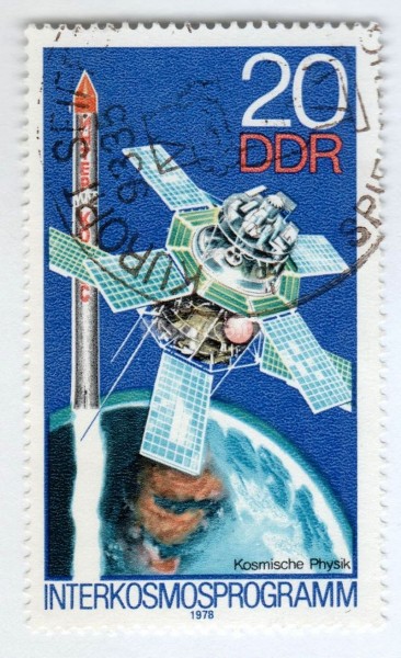 марка ГДР 20 пфенниг "Satellite Intercosmos I (Cosmic Physics)" 1978 год Гашение