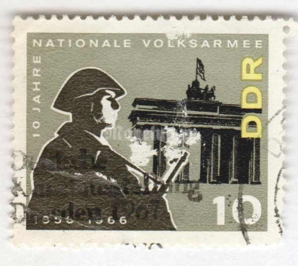 марка ГДР 10 пфенниг "Brandenburger Tor" 1966 год Гашение