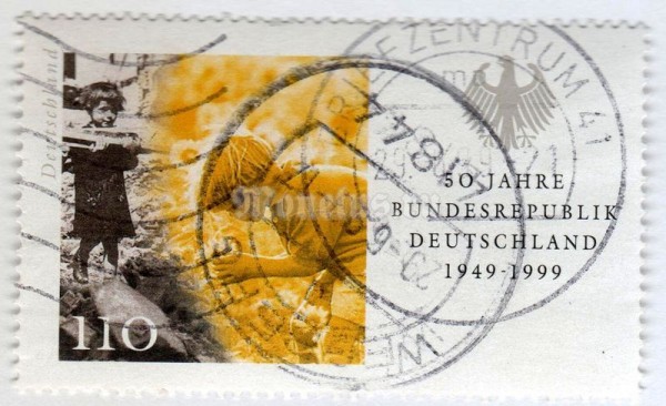 марка ФРГ 110 пфенниг "Federal Republic of Germany" 1999 год Гашение