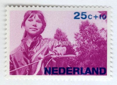 марка Нидерланды 25+10 центов "Schoolgirl with moped" 1966 год