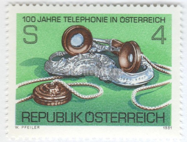 марка Австрия 4 шиллинга "Table telephone (c. 1900)" 1981 год