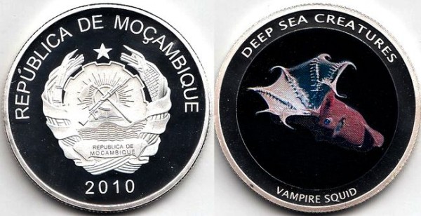 Мозамбик монетовидный жетон 2010 год - Кальмар-вампир