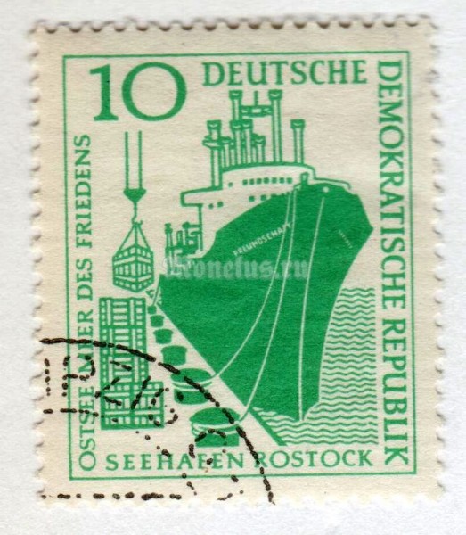 марка ГДР 10 пфенниг "Cargo ship "Freundschaft" when unloading the cargo in Rostoc" 1958 год Гашение