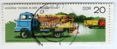 марка ГДР 20 пфенниг "Fertilizer Spreader DO 32/N on Truck W50" 1977 год Гашение