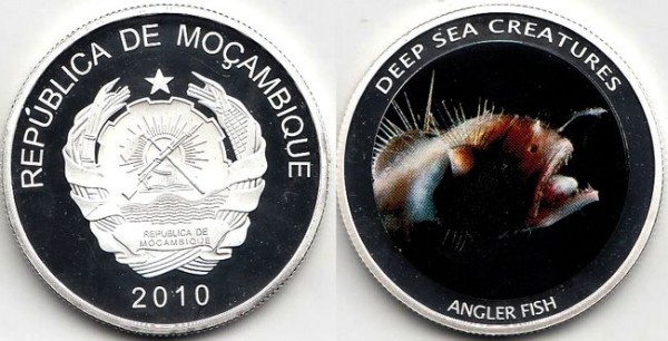 Мозамбик монетовидный жетон 2010 год - Рыба удильщик