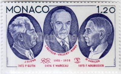 марка Монако 1,20 франка "Giono (1895-1970), Vallery-Radot (1886-1971), Garçon (1889-1" 1976 год