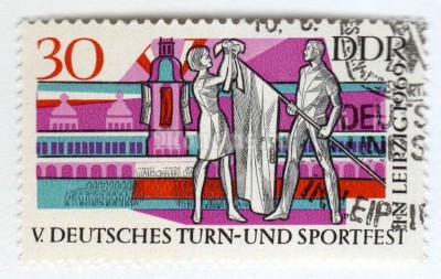 марка ГДР 30 пфенниг "Flag Consecration in front of the Old Town Hall, Leipzig" 1969 год Гашение