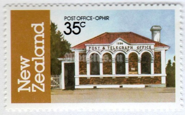 марка Новая Зеландия 35 центов "Post Office Ophir" 1982 год