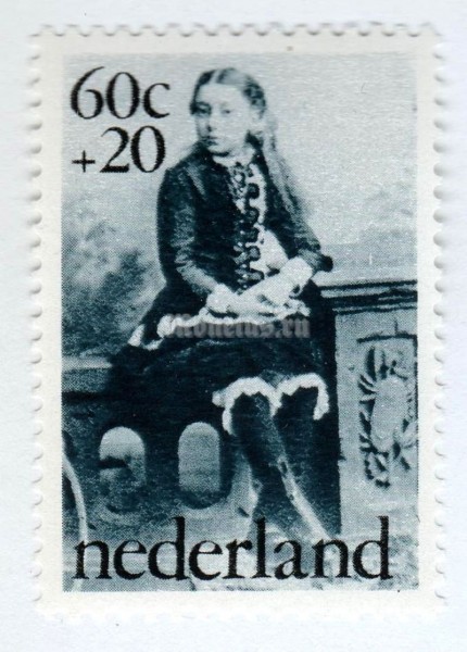 марка Нидерланды 60+20 центов "Early children photograph: sitting girl" 1974 год