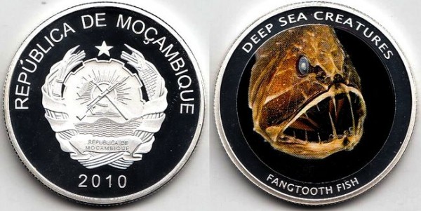 Мозамбик монетовидный жетон 2010 год - Саблезуб