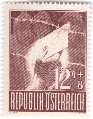 марка Австрия 12+8 грош "Letter from home" 1947 год