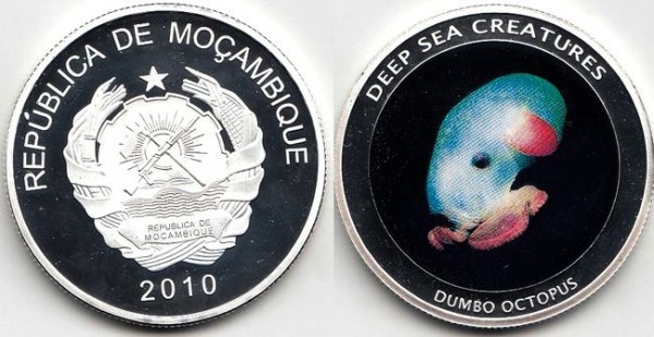 Мозамбик монетовидный жетон 2010 год - Осьминог Думбо