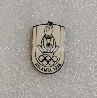 Значок ( Спорт ) Олимпиада. Атланта Atlanta 1996 Олимпийский факел ( Белый )