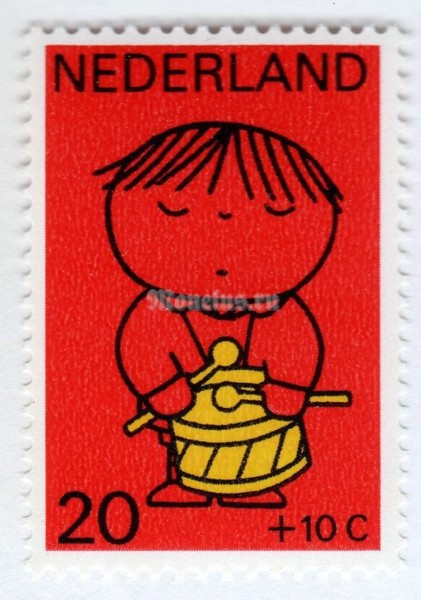 марка Нидерланды 20+10 центов "Child with drum" 1969 год