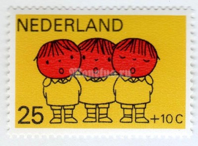 марка Нидерланды 25+10 центов "Children singing" 1969 год