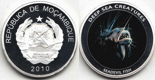Мозамбик монетовидный жетон 2010 год - Рыба Морской дьявол