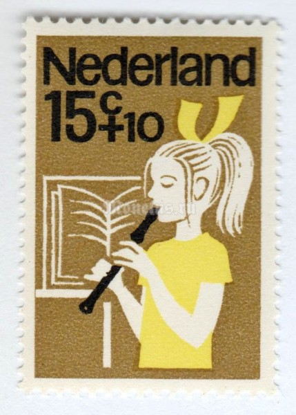 марка Нидерланды 15+10 центов "Girl playing flute" 1964 год