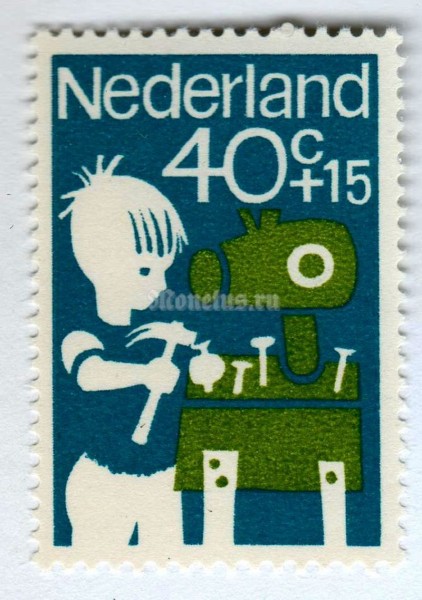 марка Нидерланды 40+15 центов "Boy crafting" 1964 год