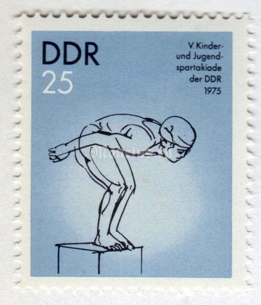 марка ГДР 25 пфенниг "Swimmer in the starting block" 1975 год