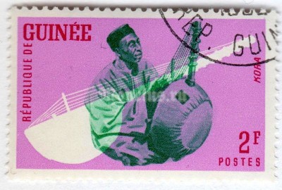 марка Гвинея 2 франка "Musical instruments" 1962 год Гашение