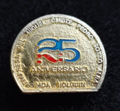 Значок 25 aniversario 25-летие никелевой компании Моа, Ольгин, тяжелый