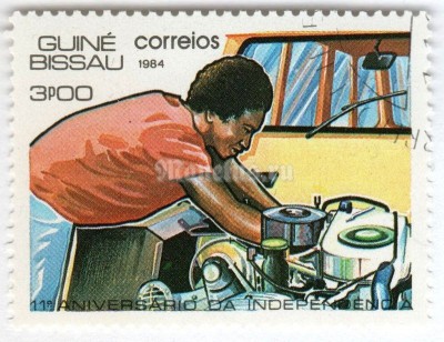 марка Гвинея-Биссау 3 песо "Auto Mechanic" 1984 год Гашение
